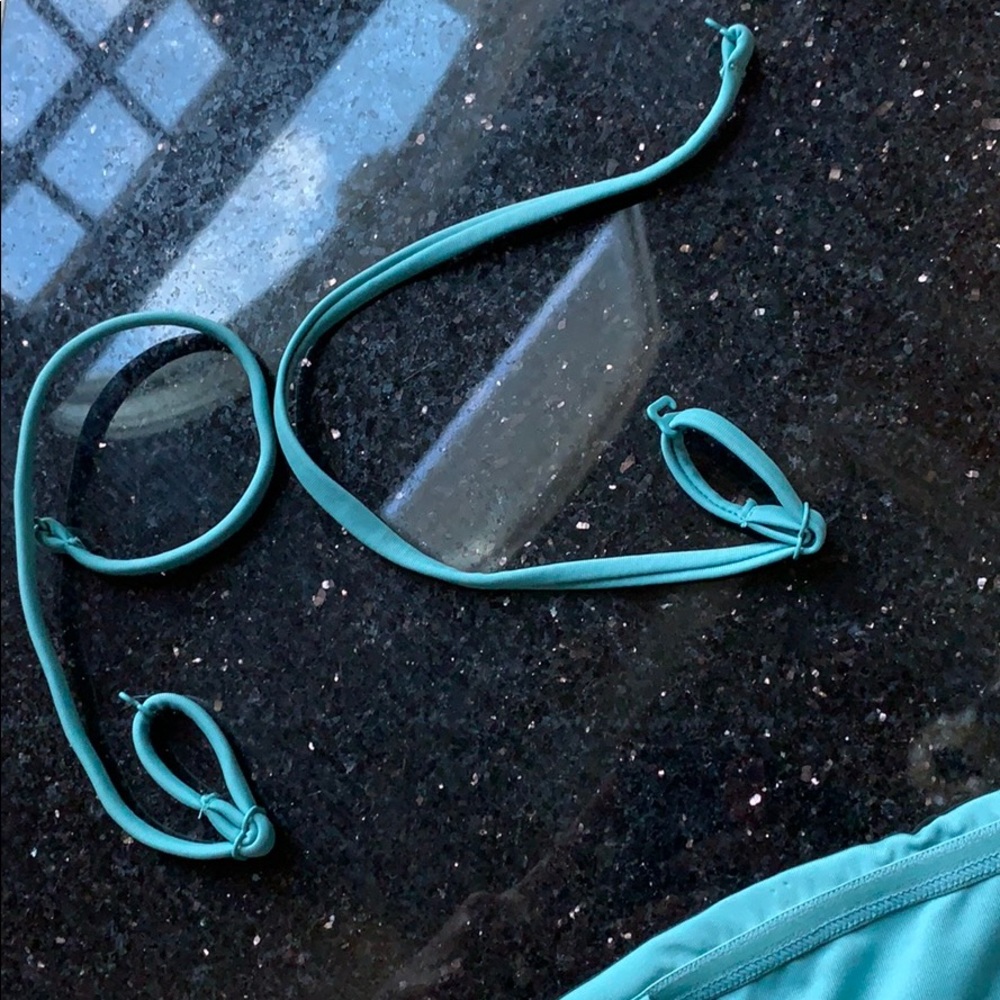 Zaful bandeau bathing suit top/adjustable straps - Picture 6 of 7